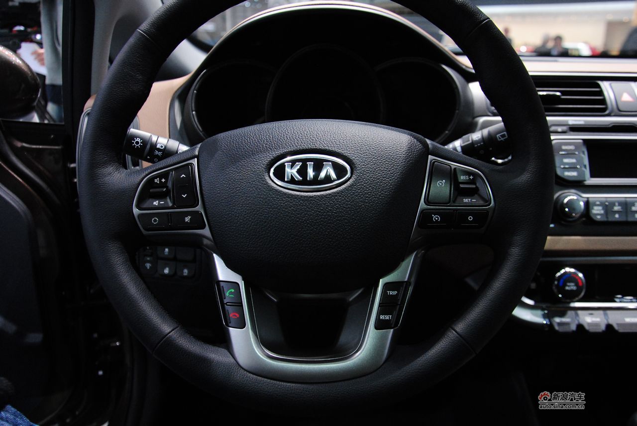 起亚锐欧_起亚RIO锐欧图片_汽车图库