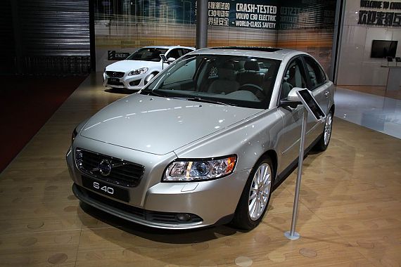 沃尔沃S40现金优惠7万 有现车颜色齐全