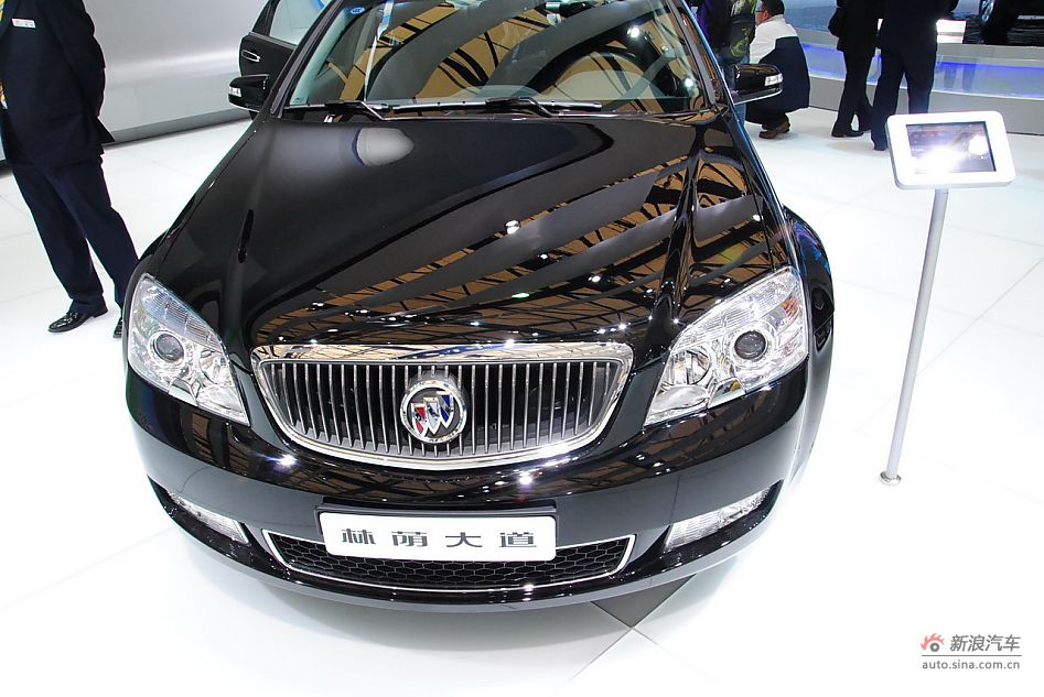 别克林荫大道_林荫大道图片_汽车图库