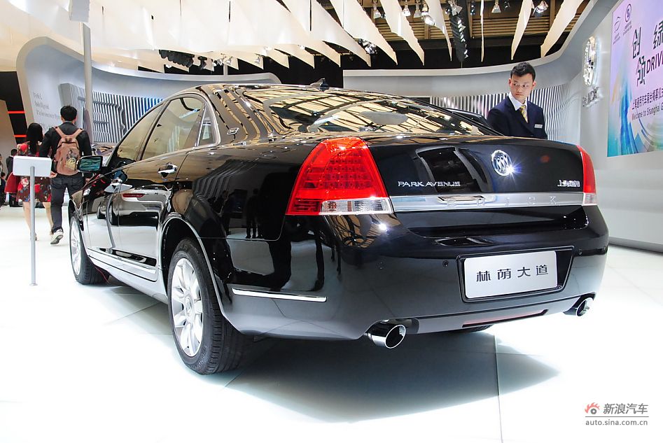 别克林荫大道_林荫大道图片_汽车图库