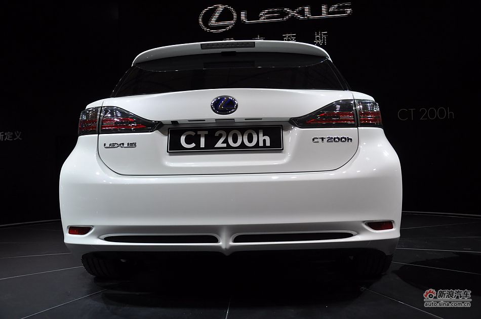 本图为:雷克萨斯展台的ct200h混合动力车型