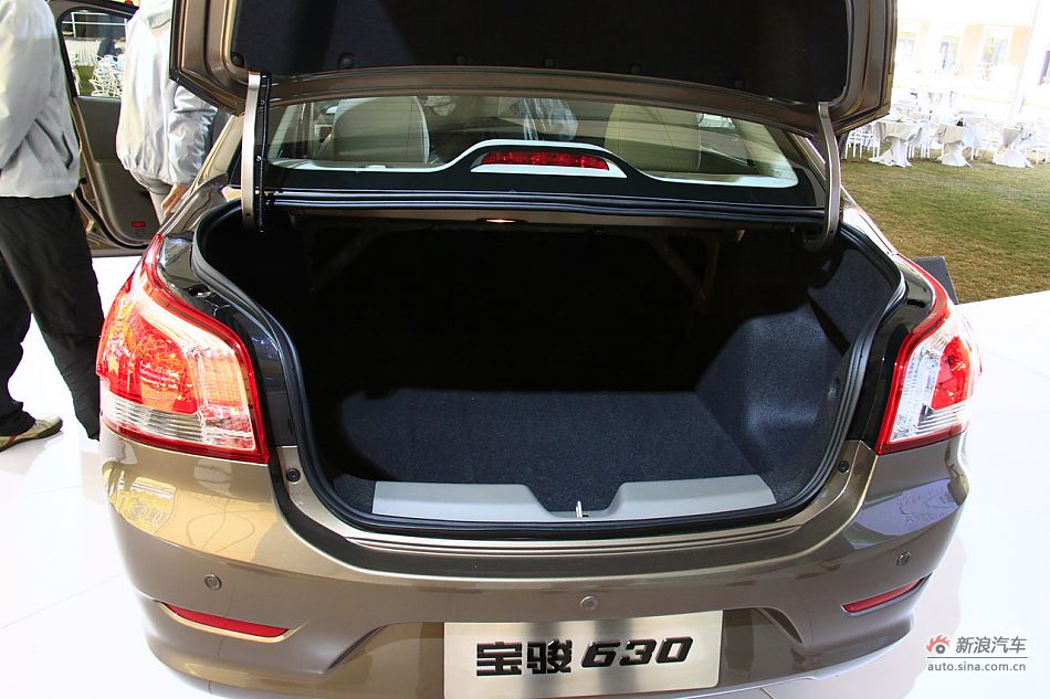 上汽通用五菱宝骏630_宝骏630车展图图片52