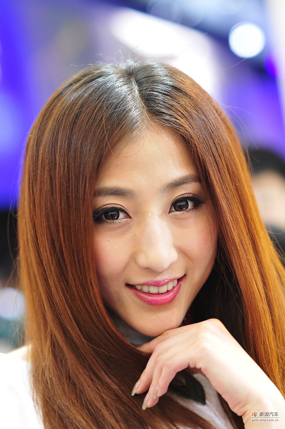 菲亚特展台1号模特_菲亚特图片_汽车图库