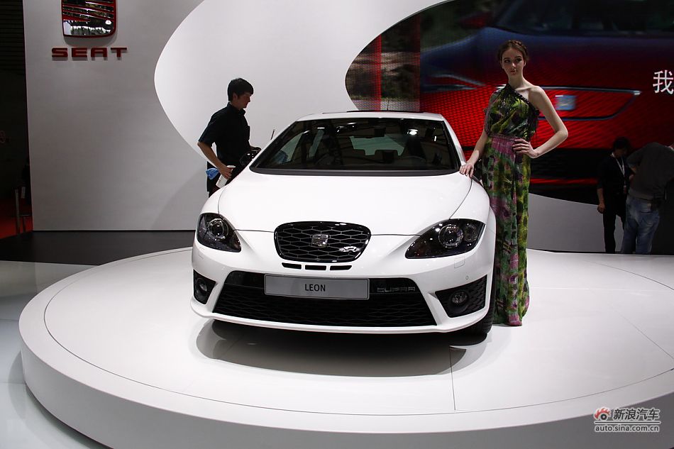 本图为:西雅特展台的leon.