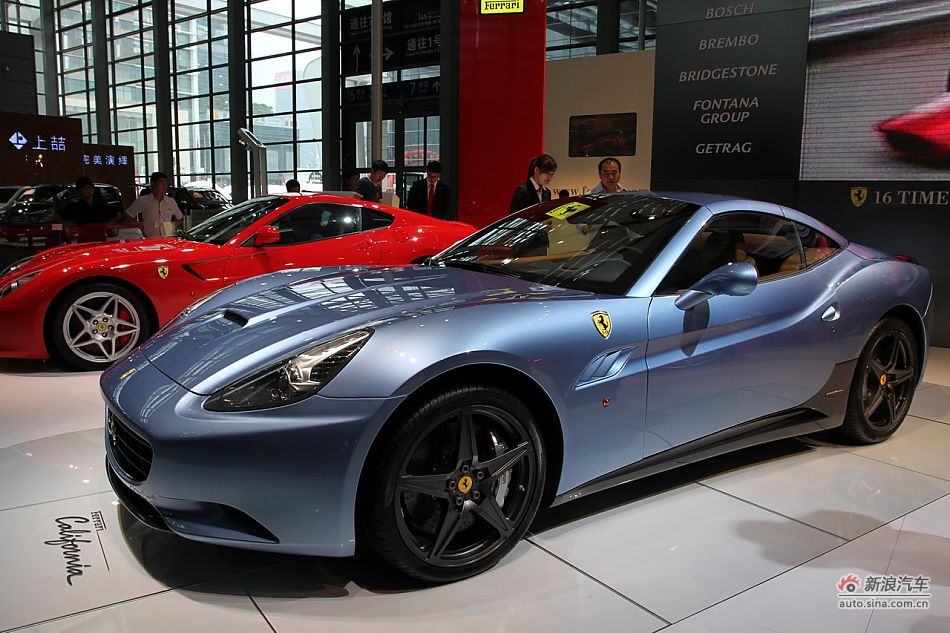 法拉利California_2011深港澳车展豪华车图片_