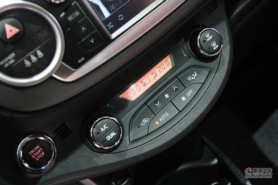 2012款雅力士_雅力士车展图图片8606069_汽