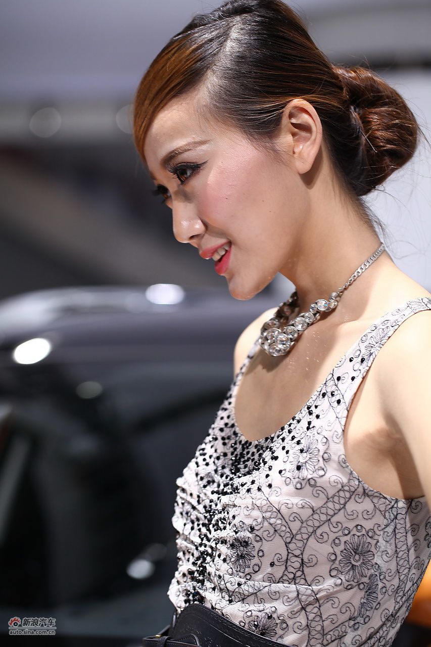 2011广州车展气质车模_1
