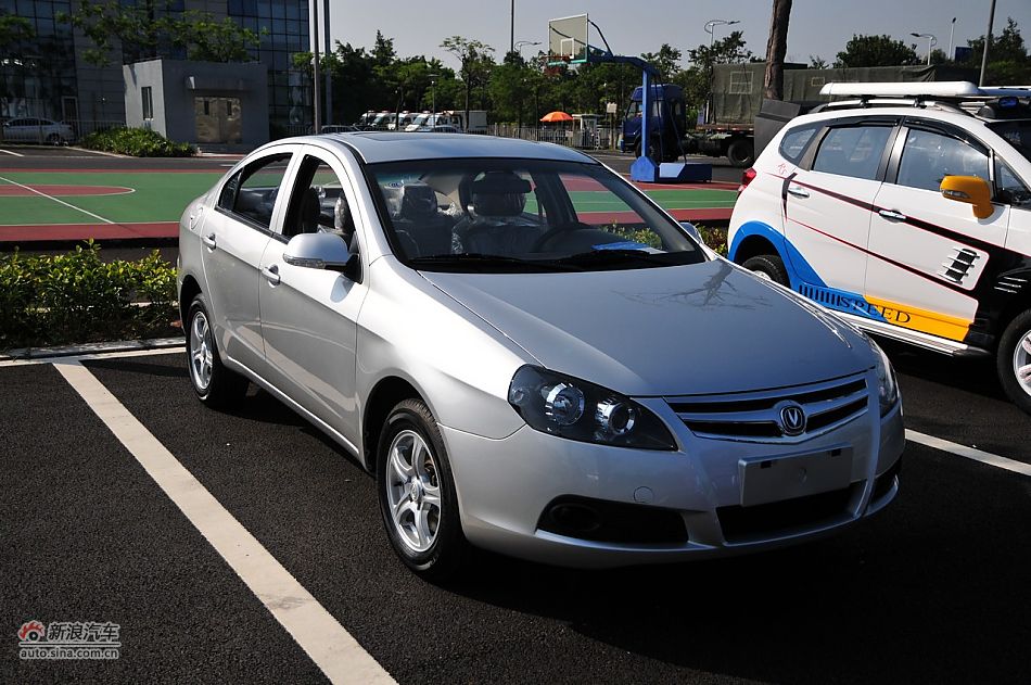 长安CX30三厢_CX30图片10423804_汽车图库