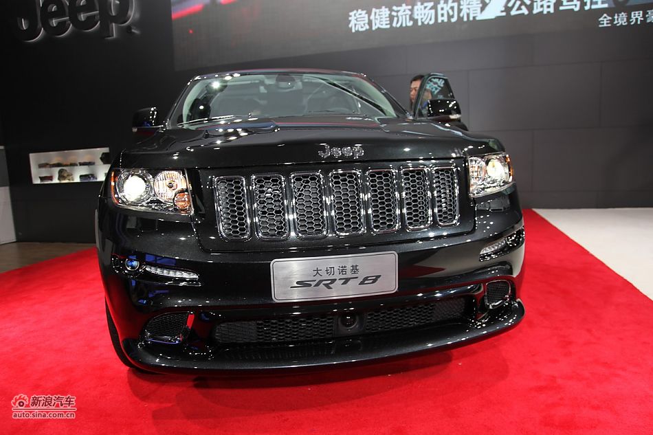 jeep大切诺基srt8_大切诺基车展图图片104995