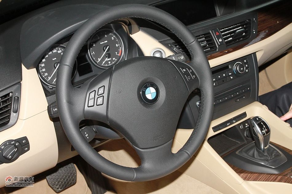 华晨宝马X1_宝马X1车展图图片10487913_汽