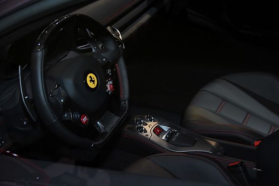 冲动是魔鬼--试驾法拉利458 Italia