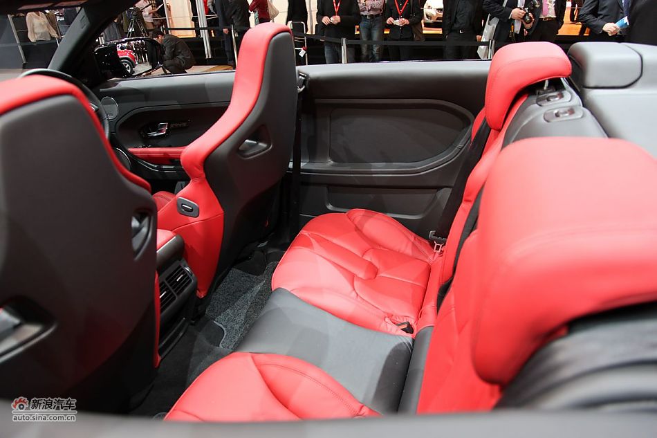 路虎极光敞篷版概念车_揽胜极光车展图片135