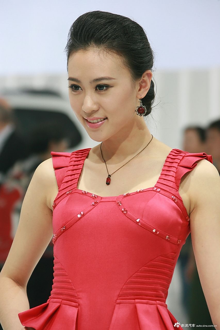 起亚展台6号模特_起亚图片_汽车图库