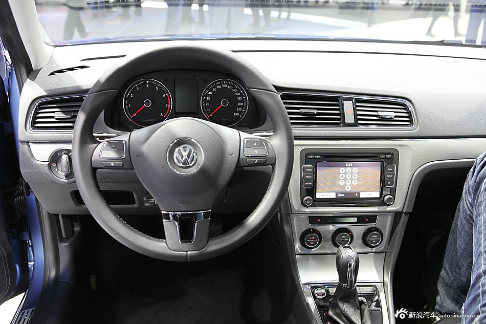 2012款上海大众朗逸