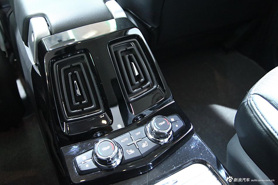 东风HUV_东风HUV车展图片15304010_汽车图