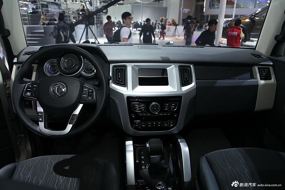 东风HUV_东风HUV车展图片15304015_汽车图