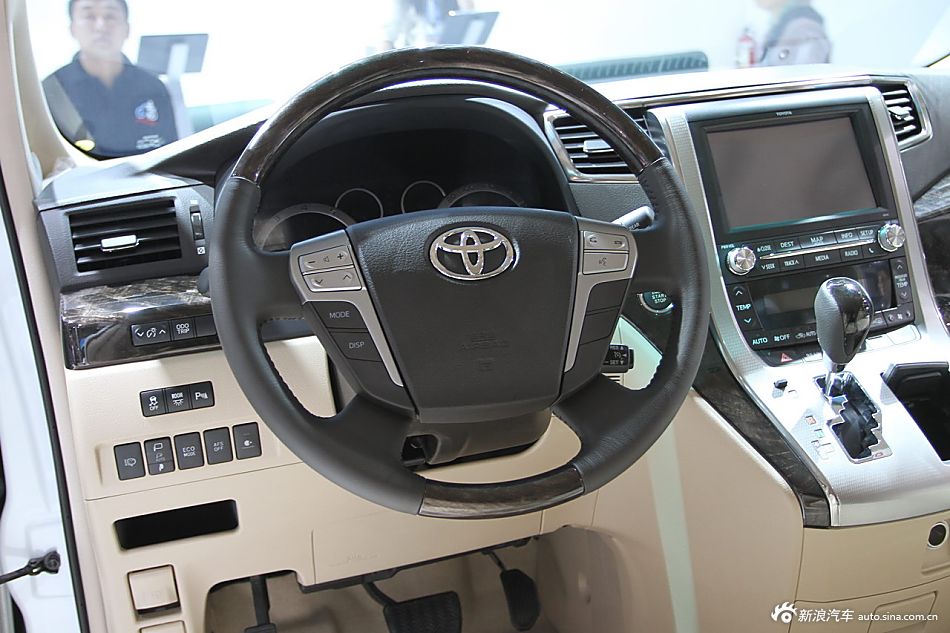 丰田埃尔法_埃尔法图片_汽车图库