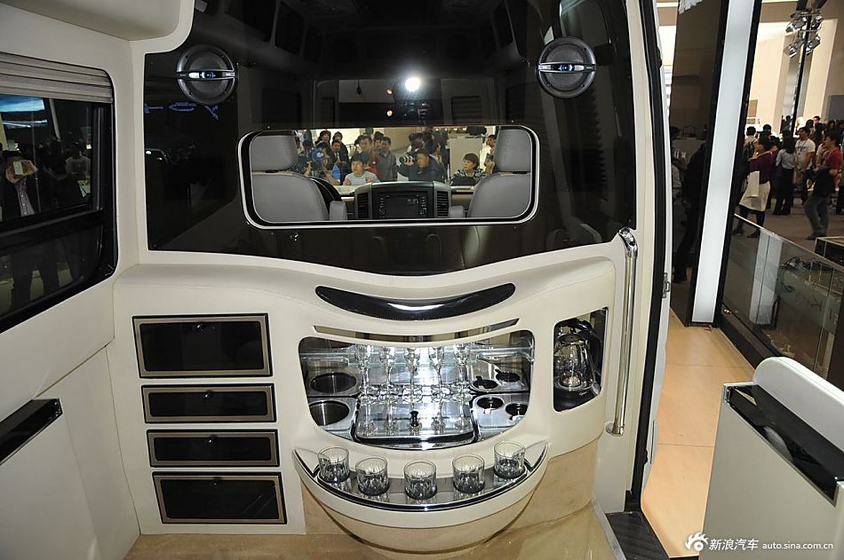 限量版7座白金版奔驰商务车_限量版7座白金版