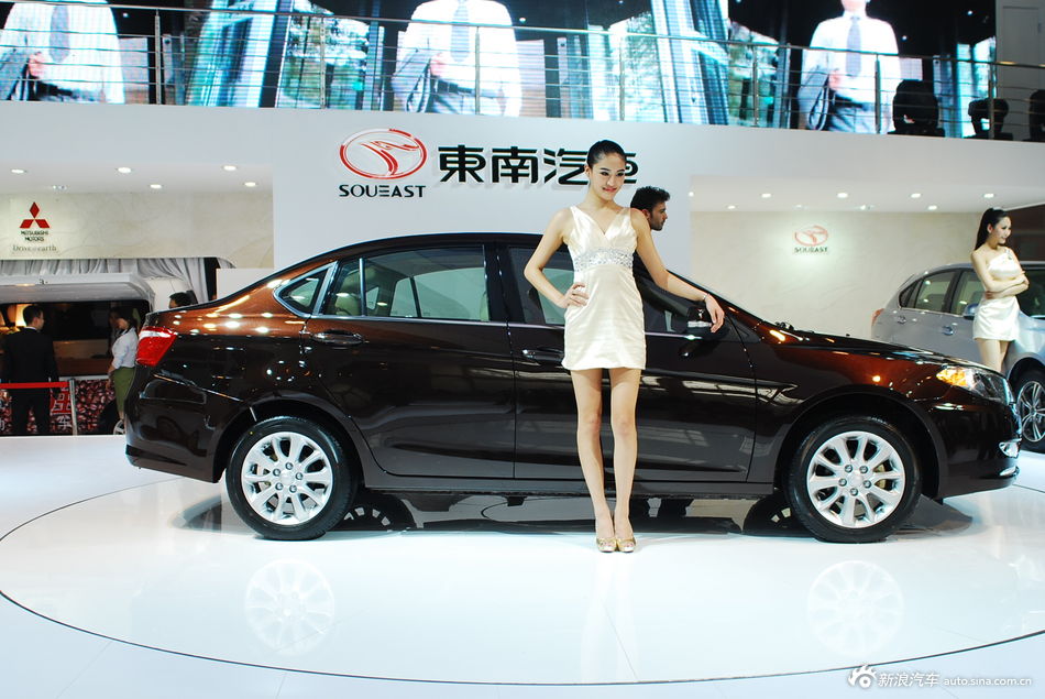 SouEast V5 Lingzhi sedan $12,2000 to $15,000 – WAUTOM 中国汽车