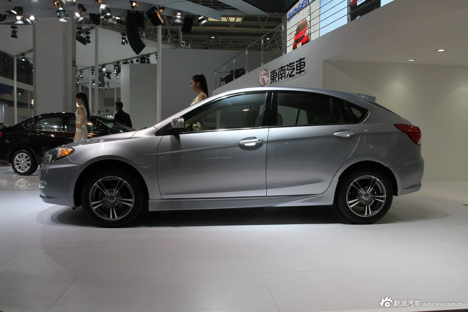 东南V6_V6图片_汽车图库