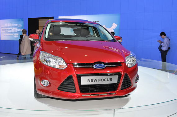 重磅紧凑型车亮相 明日之星耀动车市