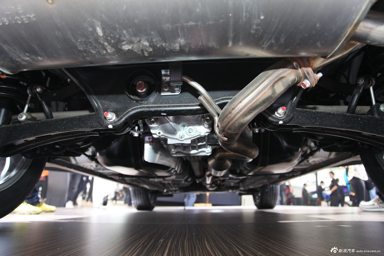 标致4008_标致4008图片_汽车图