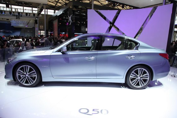 英菲尼迪启用全新命名 Q50亮相成都车展