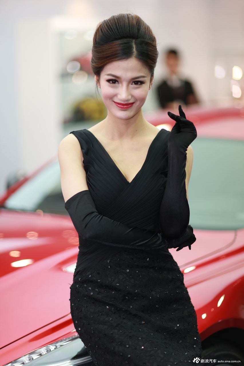 2013上海国际车展车模欣赏17 阿斯顿马丁汽车车模全图 全高清图片