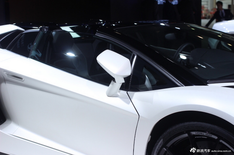 2013款兰博基尼AventadorLP 700-4 Roadster_