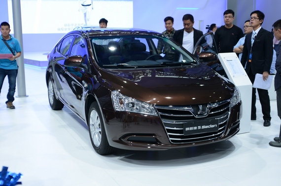 奔驰R级最高优惠6.05万元 现车供应