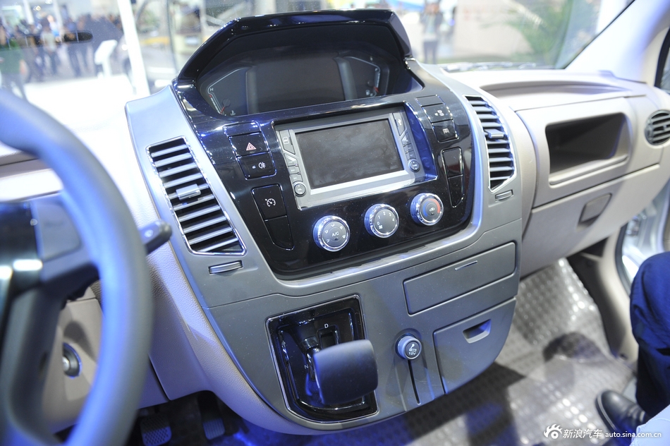 2014款上汽大通V80