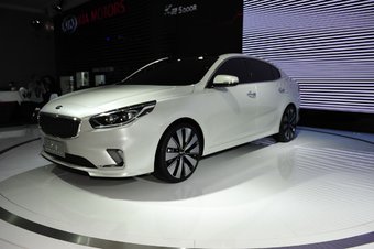 【起亚k4】_新款起亚k4_东风悦达起亚起亚k4报价及