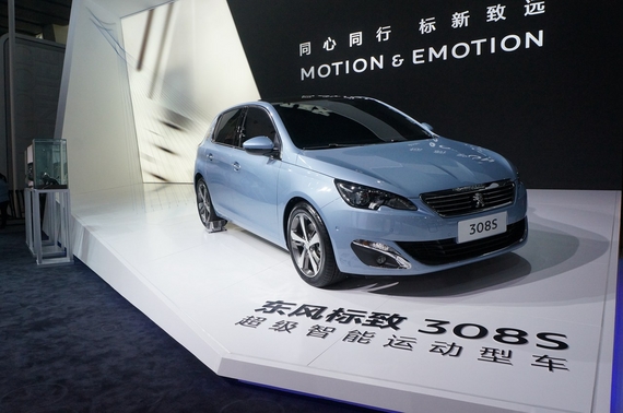 2014年第12届广州国际车展 图为:2015款标致308S