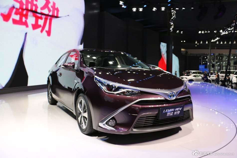 2015上海车展:丰田雷凌双擎
