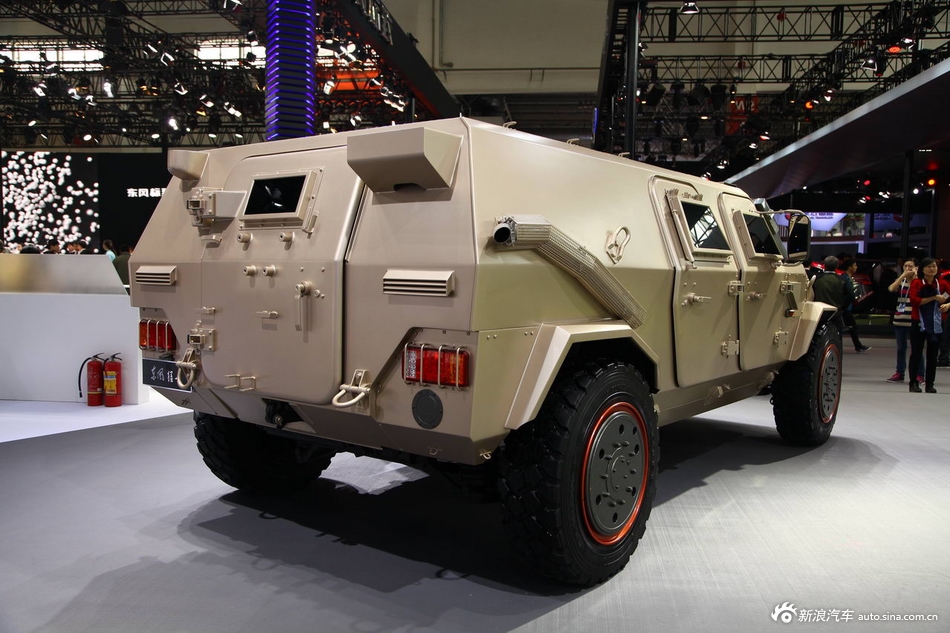 东风猛士六驱|你走近东风猛士越野车