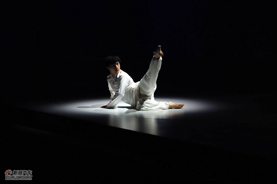 上海歌舞团艺术总监 著名舞蹈家 黄豆豆_宝马