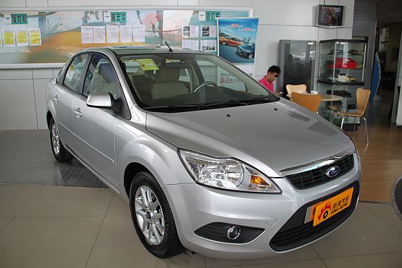 经典款福克斯全系优惠1.2万元 现车充足