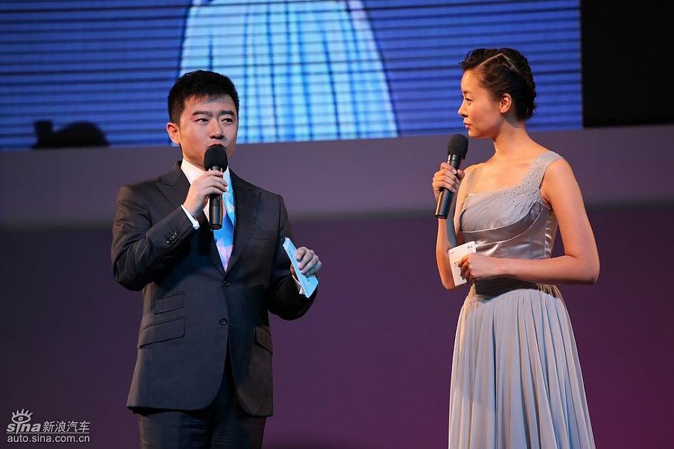 第六代高尔夫上市现场主持人_高尔夫图片203