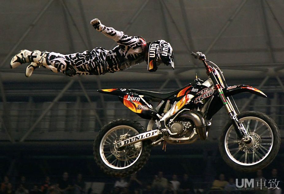 热血骑士与极限摩托的斗兽场(24\/32)