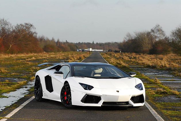 千金龙体 Oakley限量打造大牛LP760-4