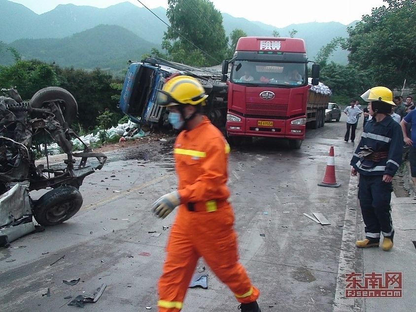 厦门发生一特大交通事故 8人遇难_16630188_