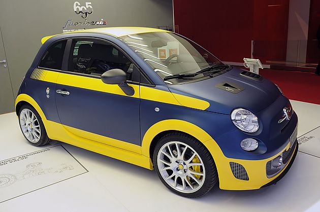 纯血钢炮 阿巴斯695特别版现身巴黎车展