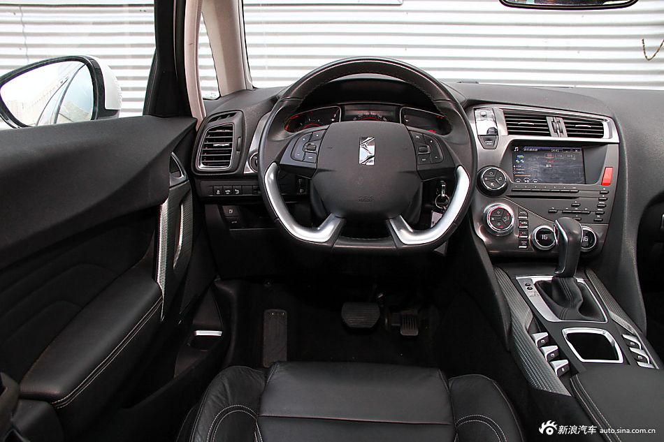 2014款DS 5 1.6T自动雅致版THP160