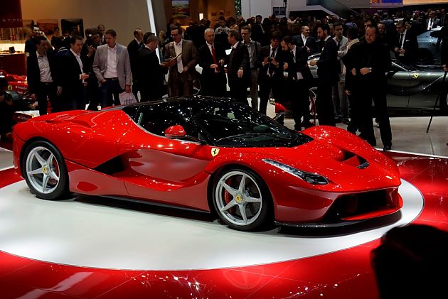 两台LaFerrari入侵Fiorano赛道