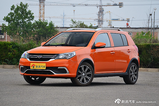 新车展厅：到店实拍新款吉利金刚CROSS