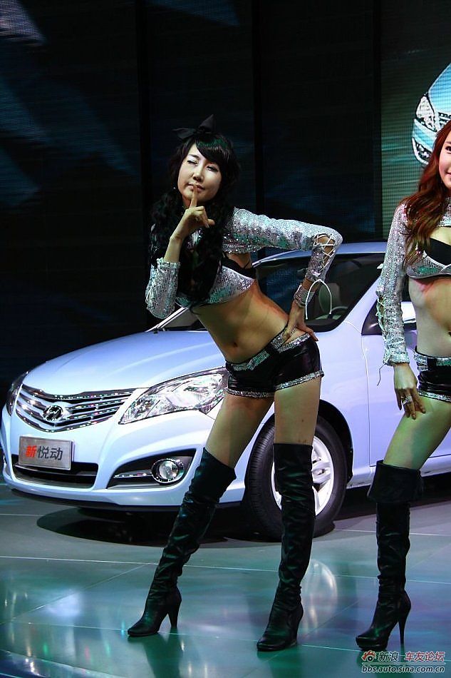 成都车展现代模特热舞