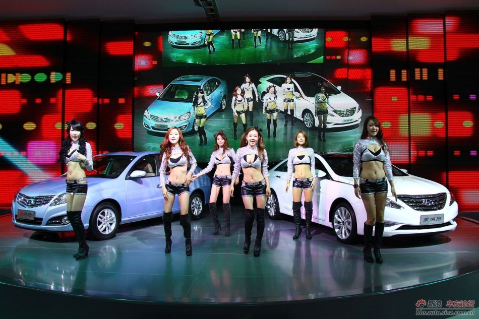 成都车展现代模特热舞