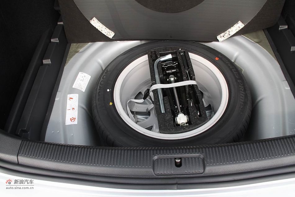 2011款高尔夫旅行轿车引擎与底盘_高尔夫-进