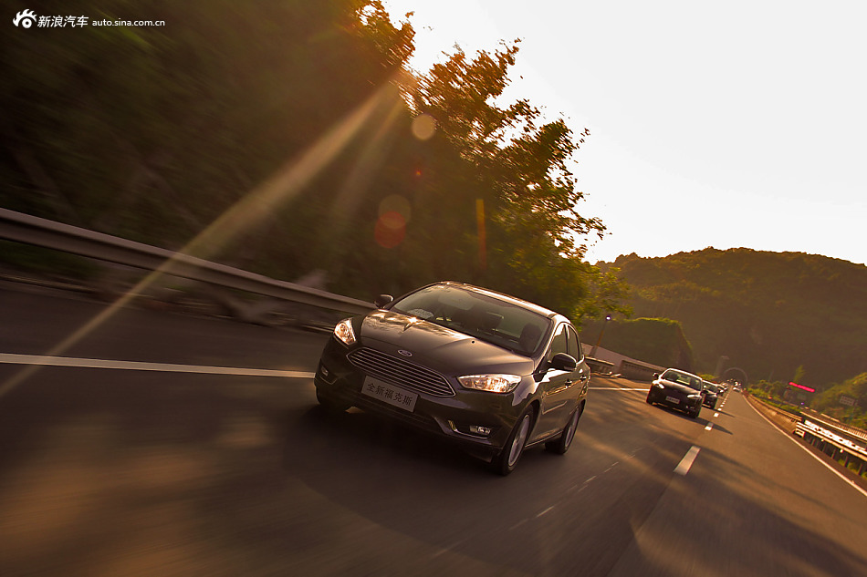 试驾2017款福克斯