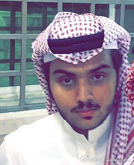 沙特土豪街头晒豪车.生活奢华炫富无上限